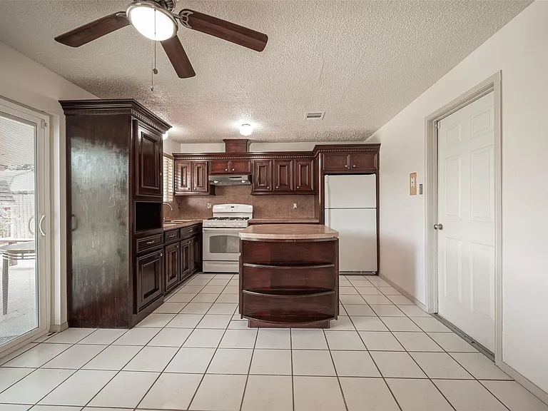 5206 Olana Dr — Photo 8
