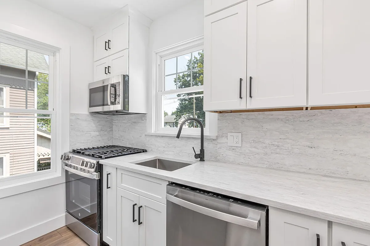 Building Photo - 237 Orchard St #2