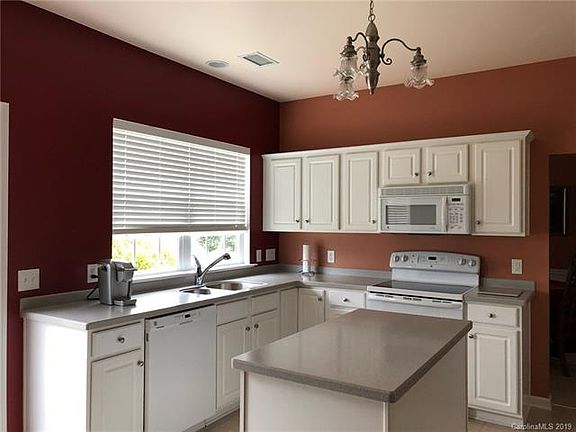 2nd image of 10808 Fountaingrove Dr