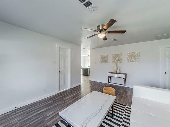 5th image of 2810 Gladstone Dr