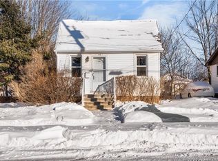 195 2nd Ave, Moncton, NB E1C 7Y5