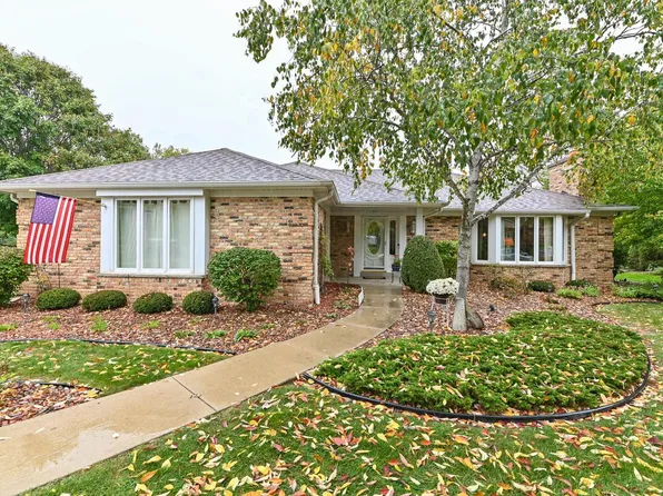 6620 Hill Ridge DRIVE, Greendale, WI 53129