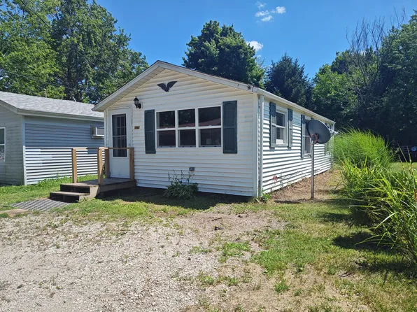6325 E Lake Ave, Knox, IN 46534