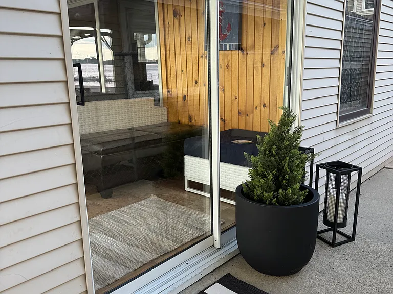 100 S Lakeview Dr — Photo 4