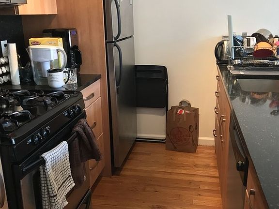 4th image of 309 Grand Ave APT 3C