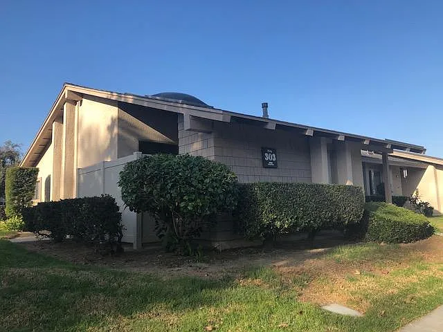 2 bed, 1056 sqft, $3,300 — Photo 1
