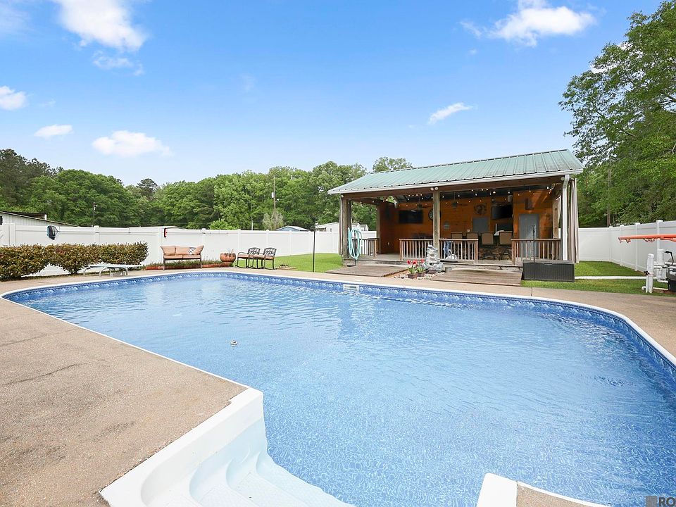 1st image of 29725 Henderson Ln