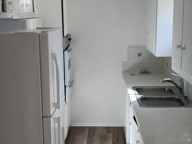5336 Kester Ave — Photo 7