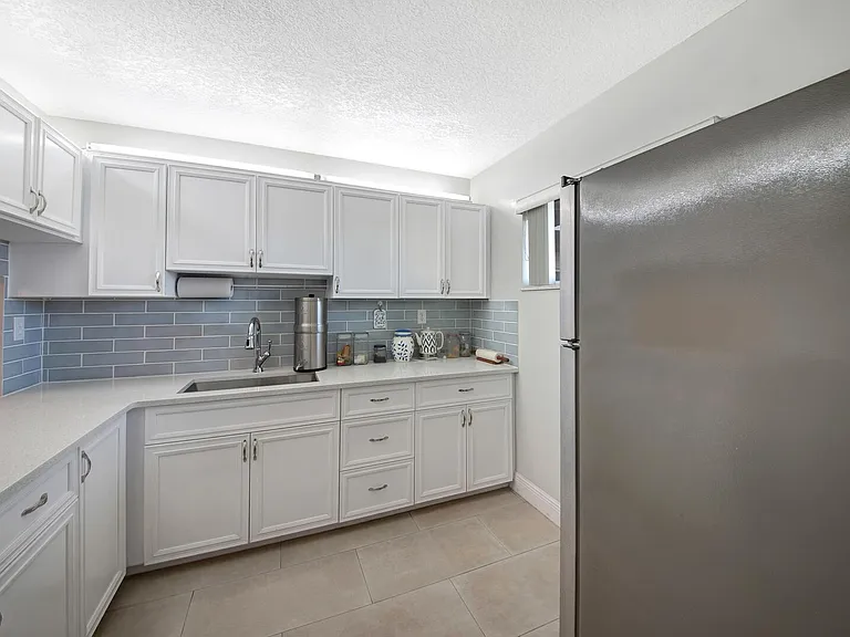 2812 Garden Dr S #109 — Photo 8