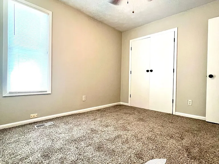5233 Mawood St — Photo 14
