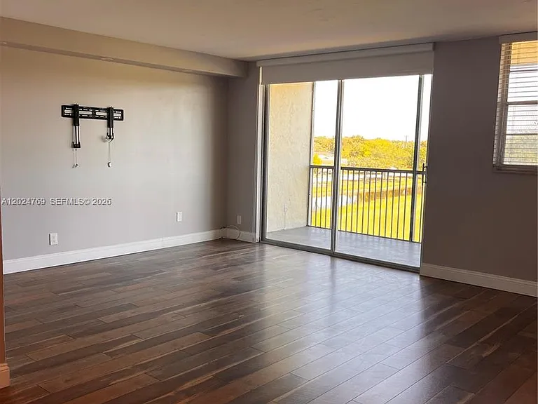 3100 W Rolling Hills Cir #403 — Photo 16