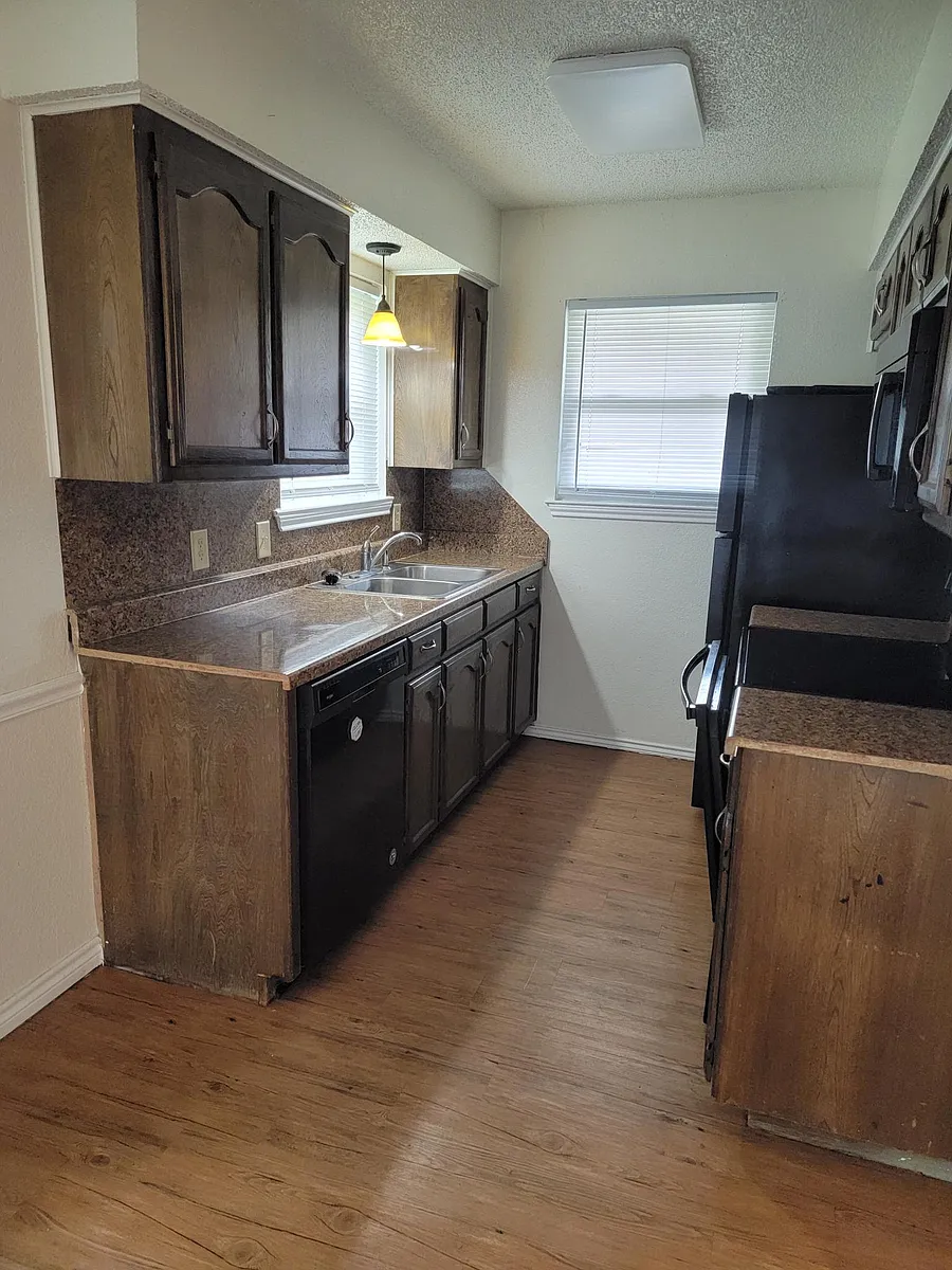 Building Photo - 1321 Quail Trl