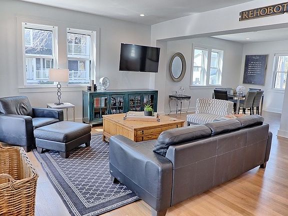 3rd image of 31 Virginia Ave