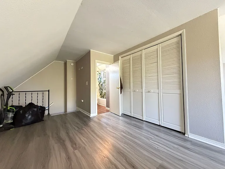1701 Baxter Ave — Photo 23