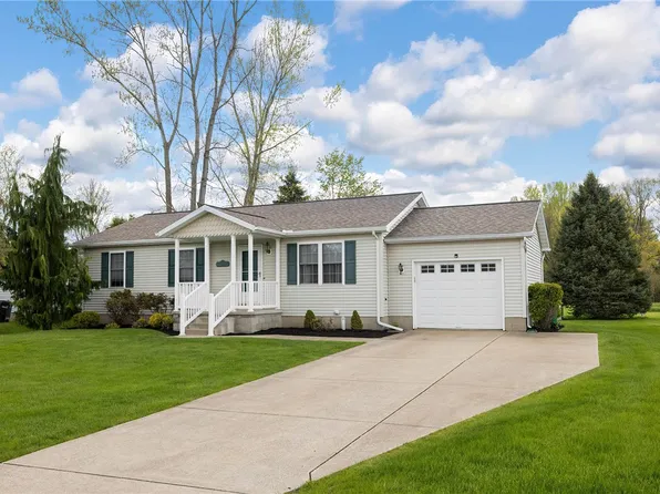 10324 N Park Dr, Lake City, PA 16423