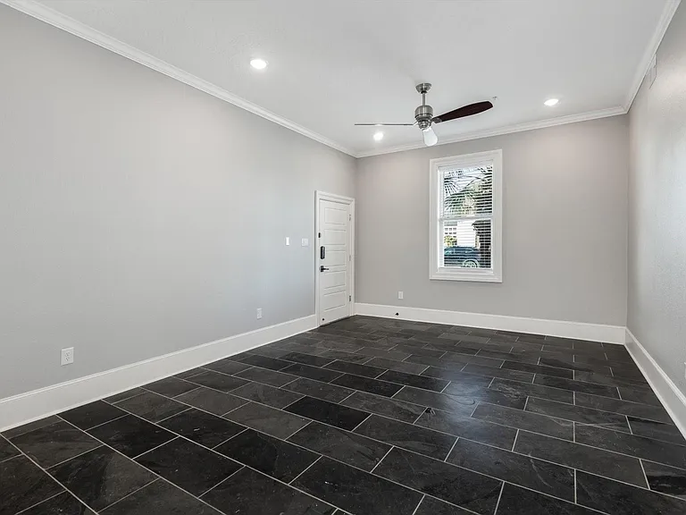 2401 Market St #101 — Photo 6