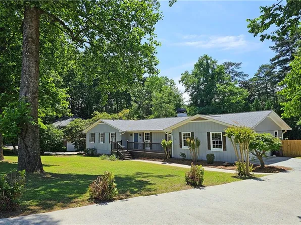 260 E Valley Dr, Marietta, GA 30068