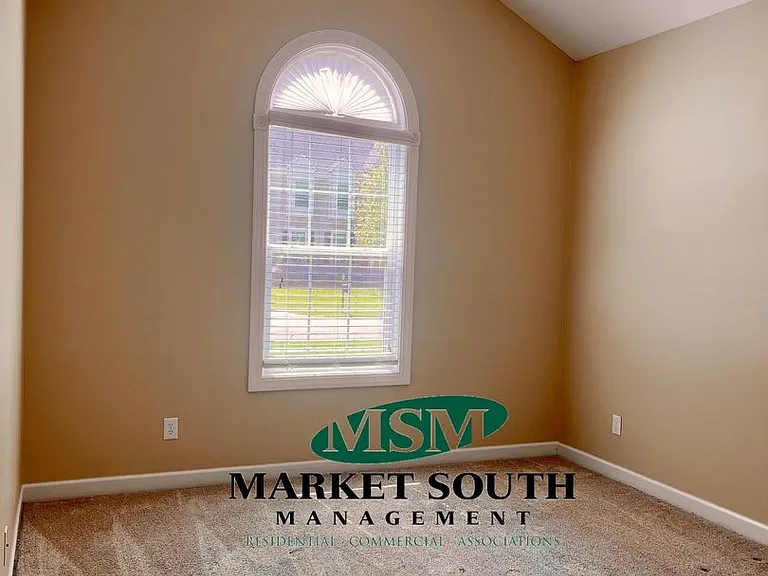 216 Claremont Way — Photo 11
