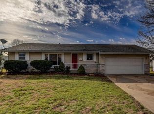 411 E Thurman Ave, Mount Vernon, MO 65712