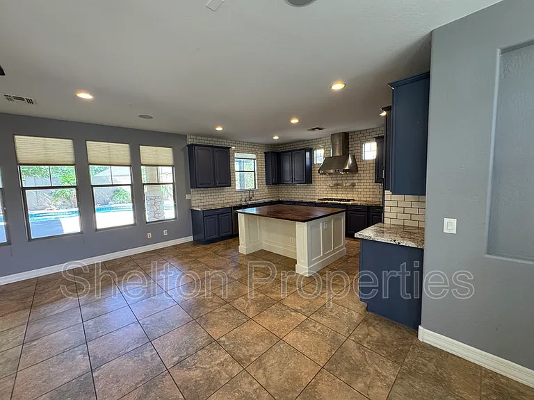20933 W Cora Vis — Photo 9