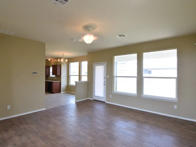 4914 Allegany Dr — Photo 7
