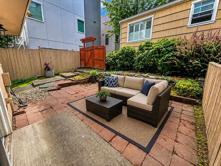 5622 Fauntleroy Way SW #B — Photo 11