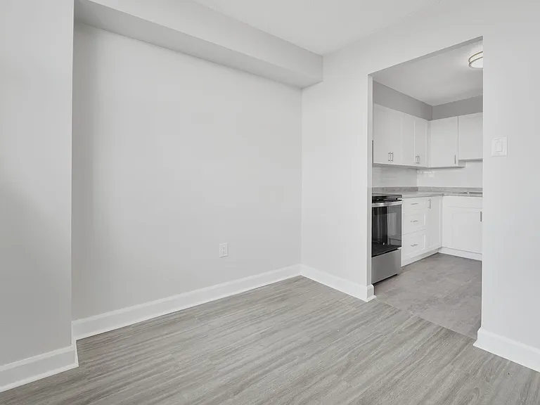 100 Lancaster Dr — Photo 13