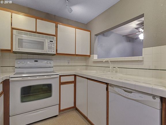 5th image of 20050 Snowdrop Ct APT 7