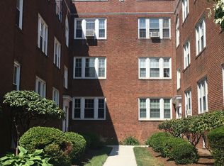 29 Robin Rd APT 204, West Hartford, CT 06119