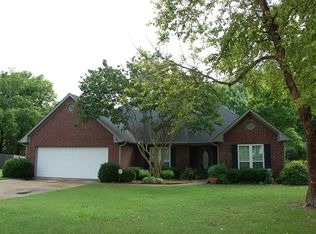 2103 Reagan Dr, Tupelo, MS 38801