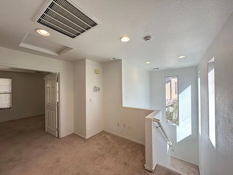 10452 Mihela Ave — Photo 9