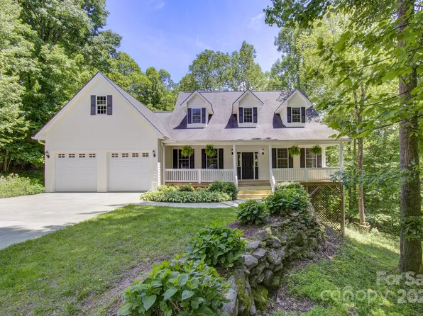 4 Sweetgum Trl, Laurel Park, NC 28739