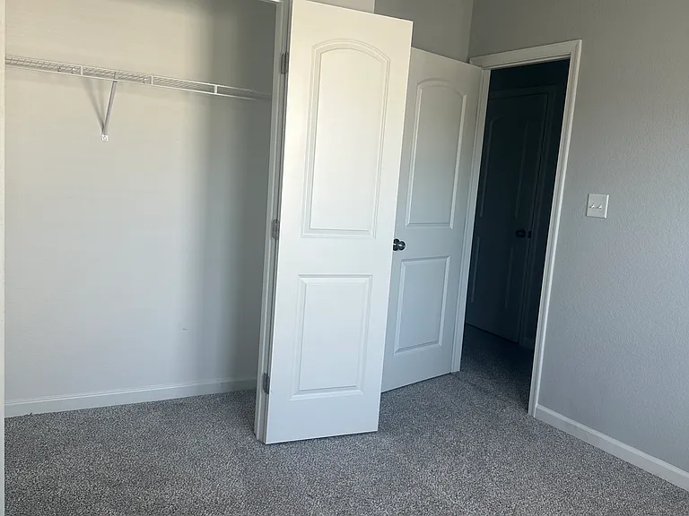 920 Lexington St — Photo 1