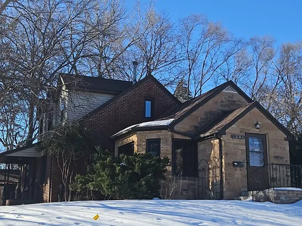1251 Macarthur Ave, West Saint Paul, MN 55118