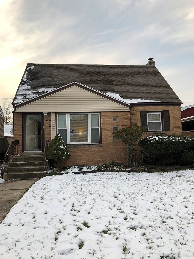1506 Forest Ave photo 1