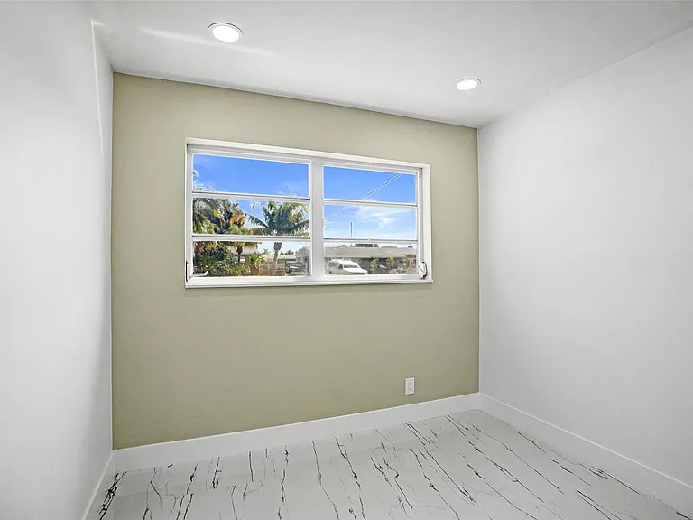 1437 SW 1st Ave — Photo 21