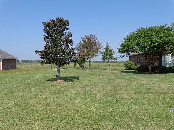4th image of 226 Chateau Dr