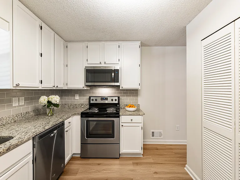 3125 Sharon Ln — Photo 12