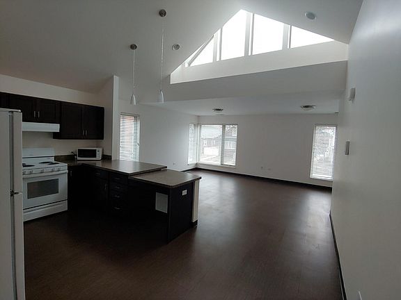 3rd image of 109 N 14th Ave APT B