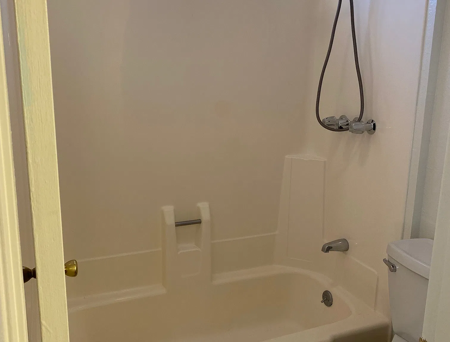 5 bed, 1776 sqft, $4,500 — Photo 1