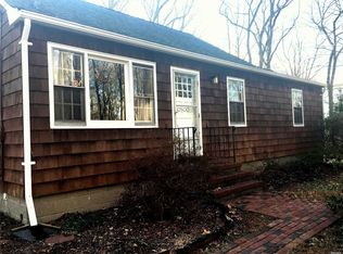 34 Woodycrest Dr, Northport, NY 11768