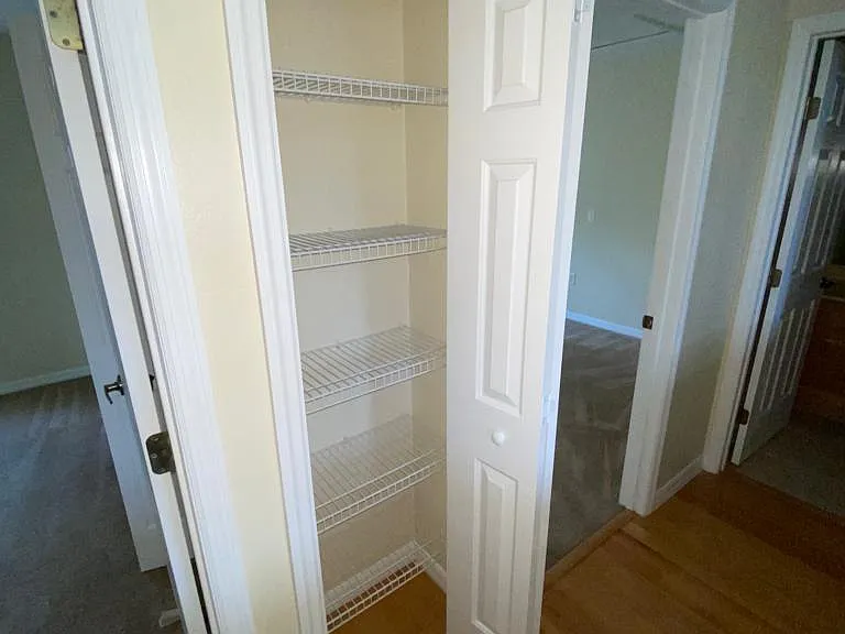 231 NE 28th Ave #105 — Photo 24
