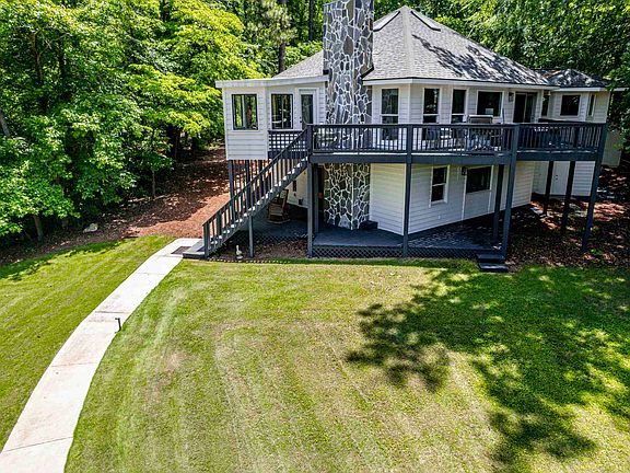 3rd image of 1691 White Oak Dr