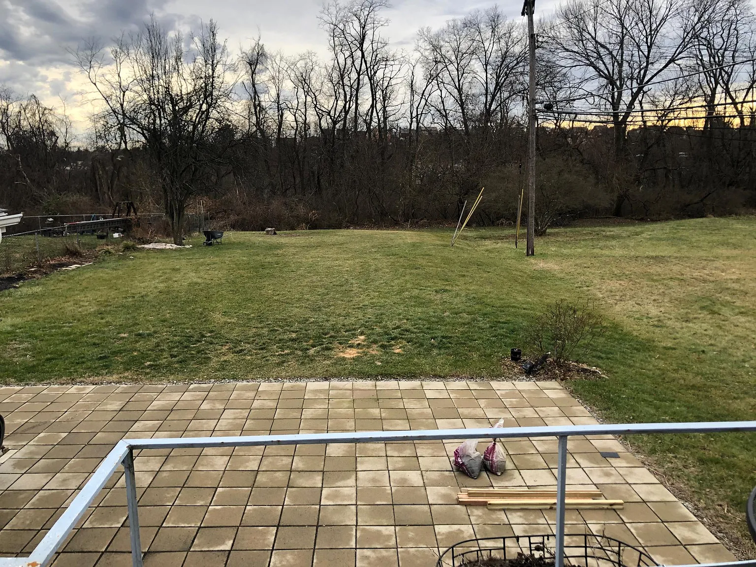 684 Southcrest Dr — Photo 4