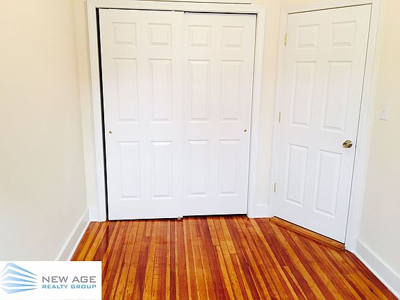 3rd image of 2541 44th St APT 6