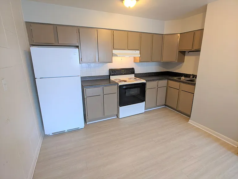 268 Meadow Dr — Photo 4