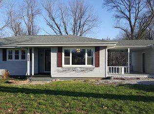 5004 Clara Dr, Godfrey, IL 62035