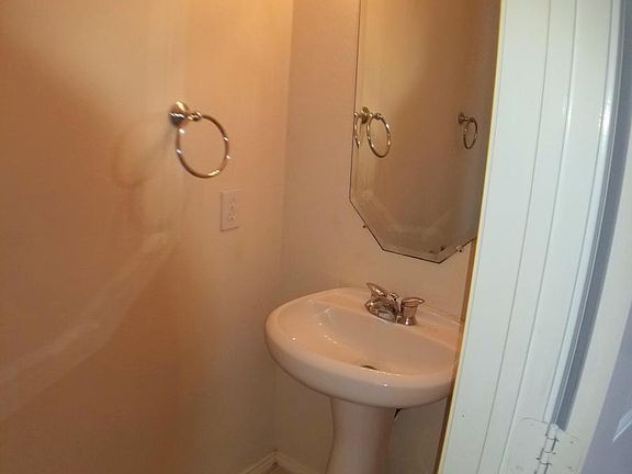 Guest Restroom