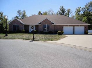 1603 S Lake Dr, Marion, IL 62959