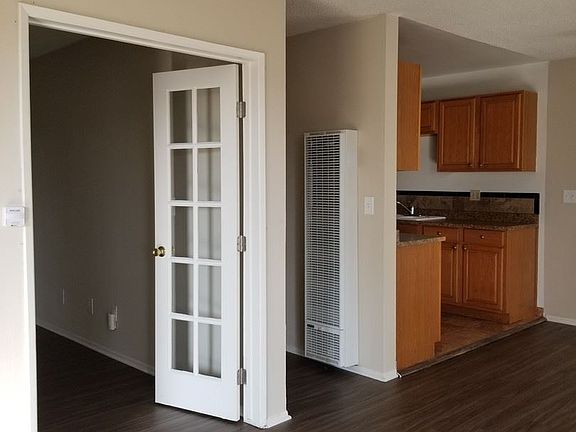 3rd image of 750 Gladys Ave APT 8